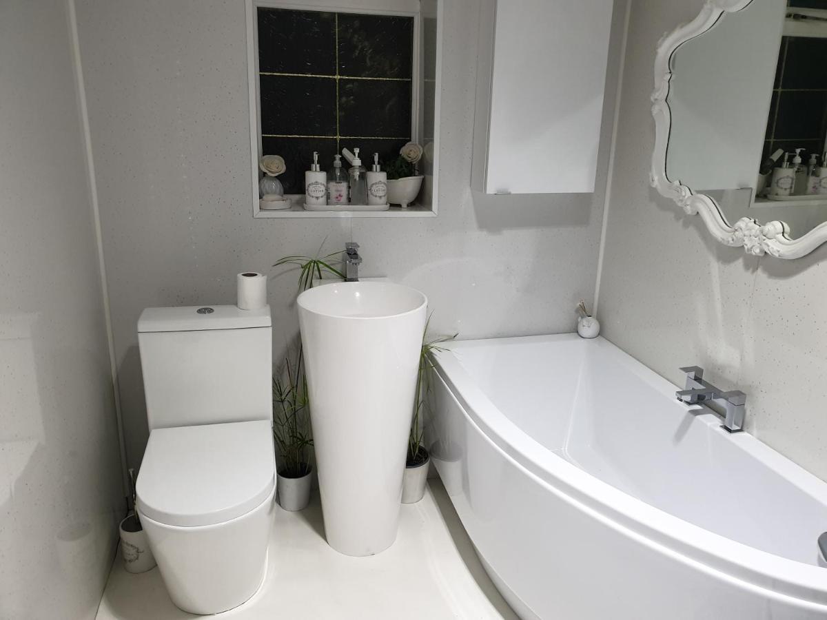 Tropical Garden Oasis Rooms برمنغهام المظهر الخارجي الصورة